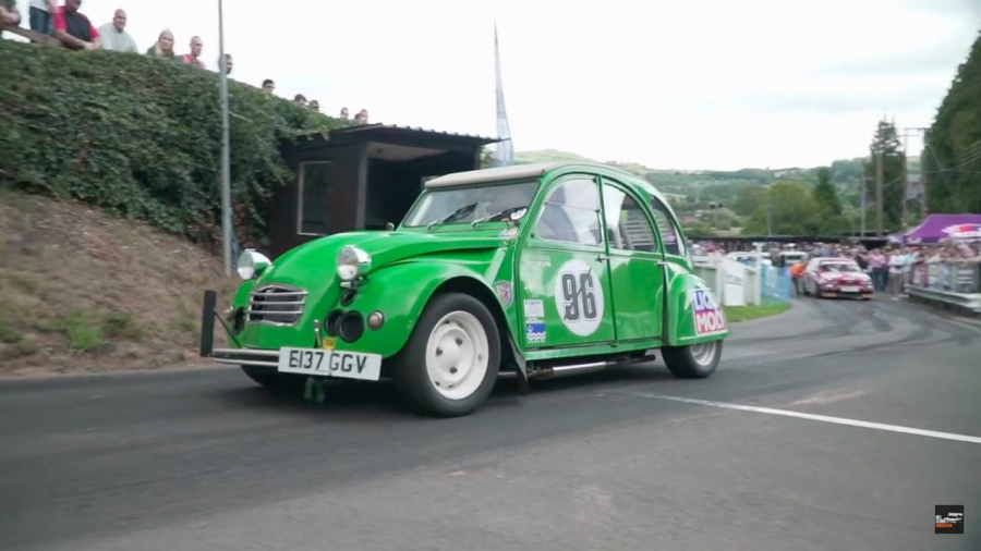 A. De Fris&#039;s Citroen 2CV breaks. The drive system is FF like the original! As expected, the original thin tires have been changed to wider ones because they are too thin to support the running of 154 horsepower.